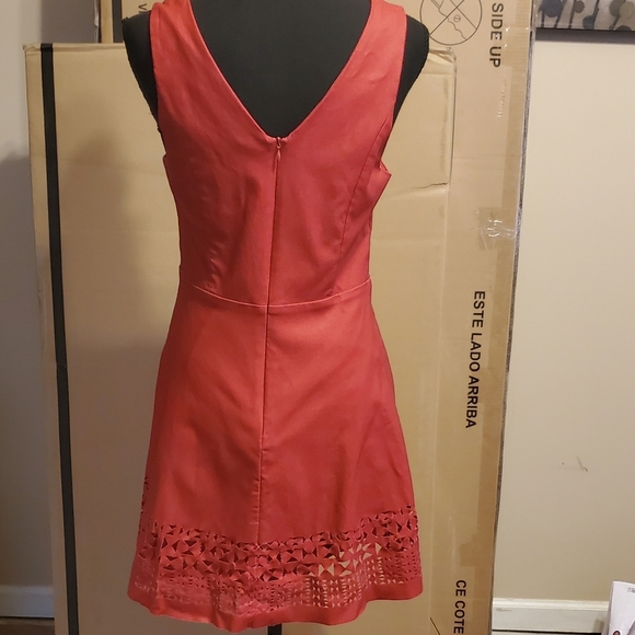 Wells Grace Sleeveless Dress - Picture 8 of 10